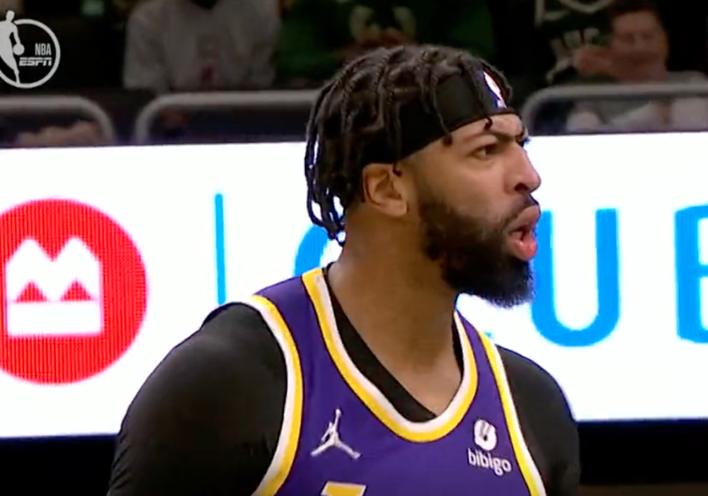 壹号娱乐-包含浓眉哥回归赛场，问鼎冠军首场状态亮眼，澳大利亚队观众沸腾！的词条