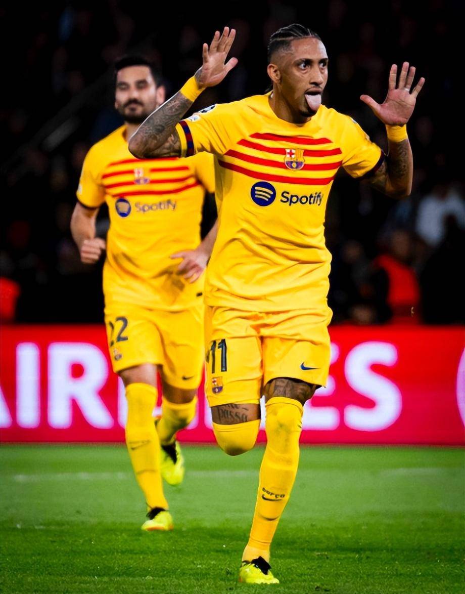 YIHAO-包含莎拉波娃巅峰对决,Uzi与80激战巴黎圣日耳曼分钟,战术调整胜负难料!的词条